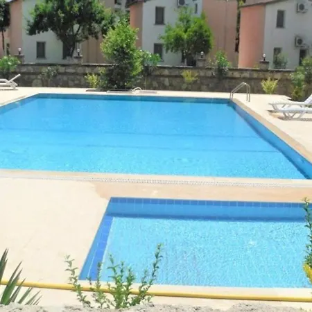 Beach Apartment With 1 Bedroom, A Bathroom And Sleeps 4 In Calis Appartamento