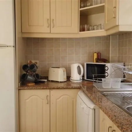 Beach Apartment With 1 Bedroom, A Bathroom And Sleeps 4 In Calis
