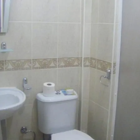Beach Apartment With 1 Bedroom, A Bathroom And Sleeps 4 In Calis Apartment