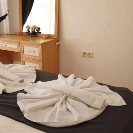 Beach Apartment With 1 Bedroom, A Bathroom And Sleeps 4 In Calis